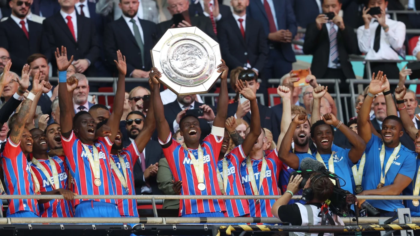 Liverpool diện mạo mới thất thủ trước Crystal Palace tại Community Shield